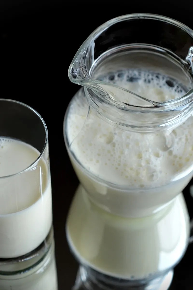 A glass of cold milk — the best liquid for storing a knocked-out tooth